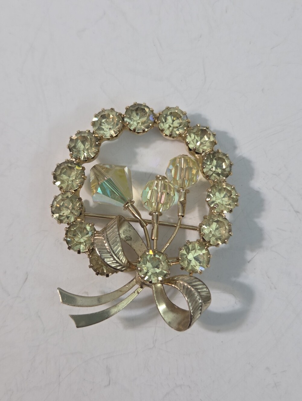 vintage Gold Tone Wreath brooch pin Peridot rhinestones ab icy Crystal bow